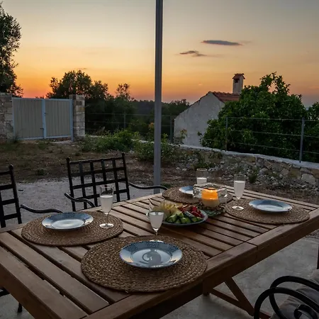 Holiday home Elichrysos House