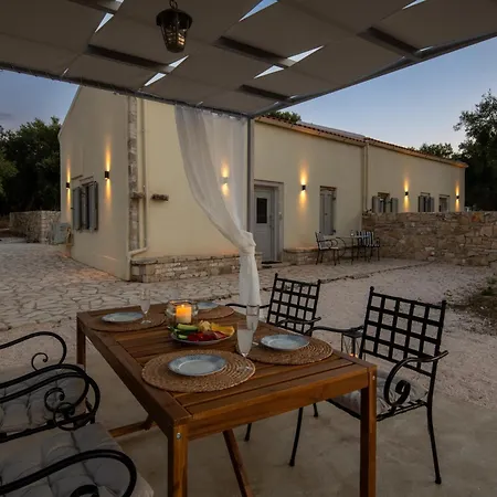 Elichrysos House *