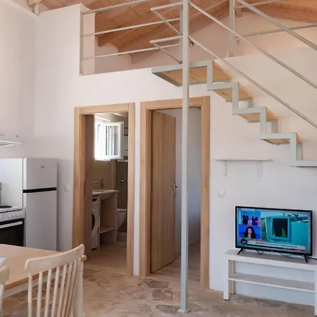Elichrysos House بيت للعطل *