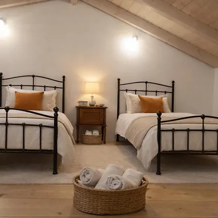 بيت للعطل Elichrysos House *